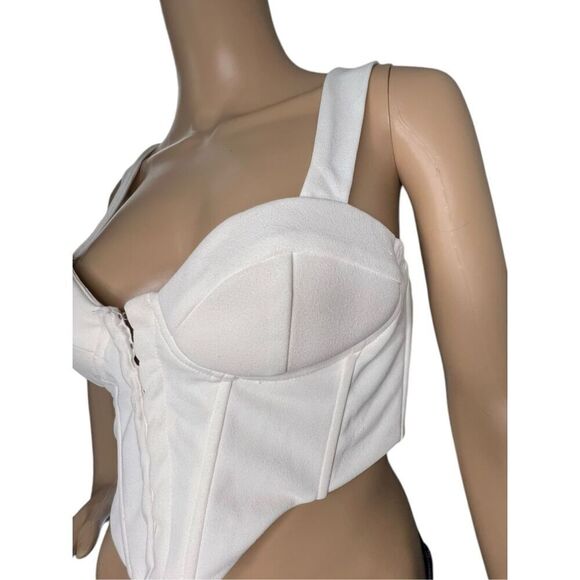 Princess Polly White Corset Style Cropped Tank With Front Clasps - Picture 3 of 6